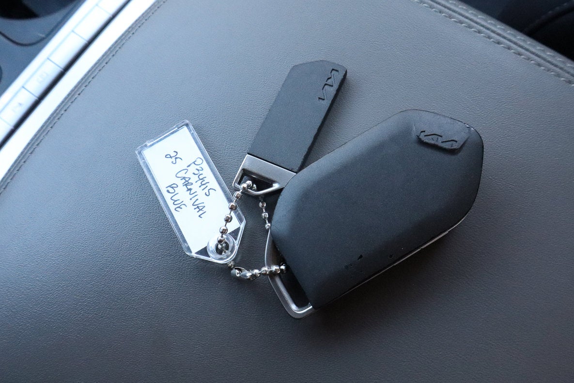 2025 Kia Carnival LXS FWD