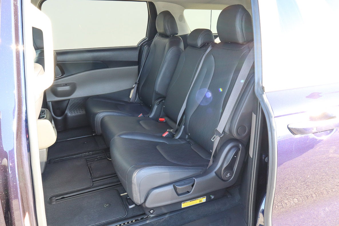 2025 Kia Carnival LXS FWD