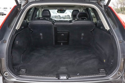 2019 Volvo XC60 T5 AWD Momentum