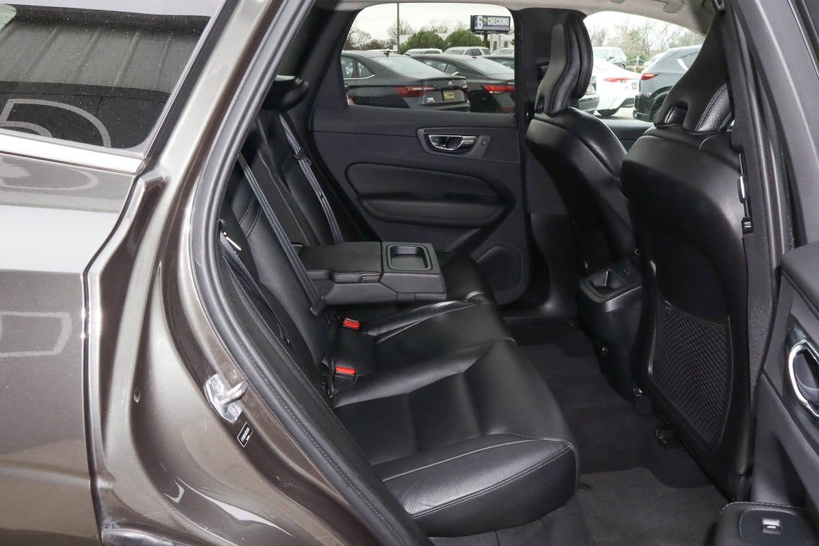 2019 Volvo XC60 T5 AWD Momentum