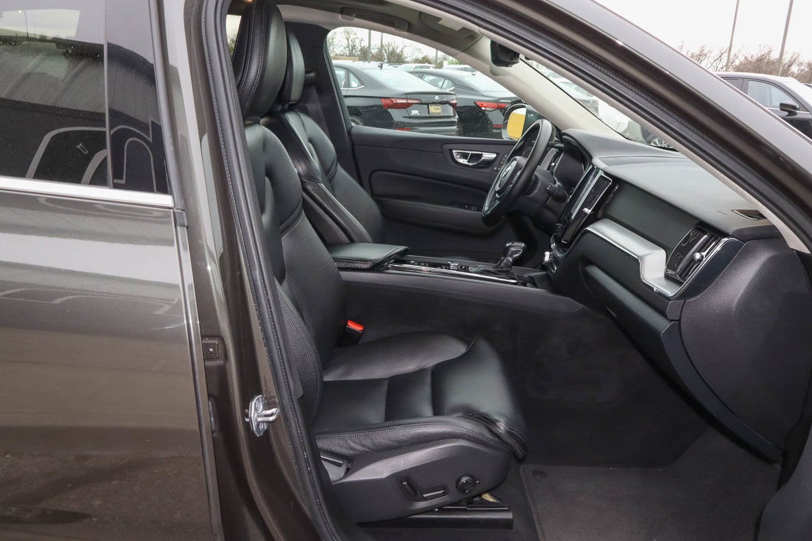 2019 Volvo XC60 T5 AWD Momentum