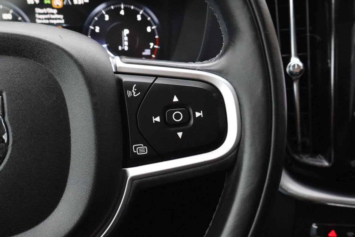 2019 Volvo XC60 T5 AWD Momentum