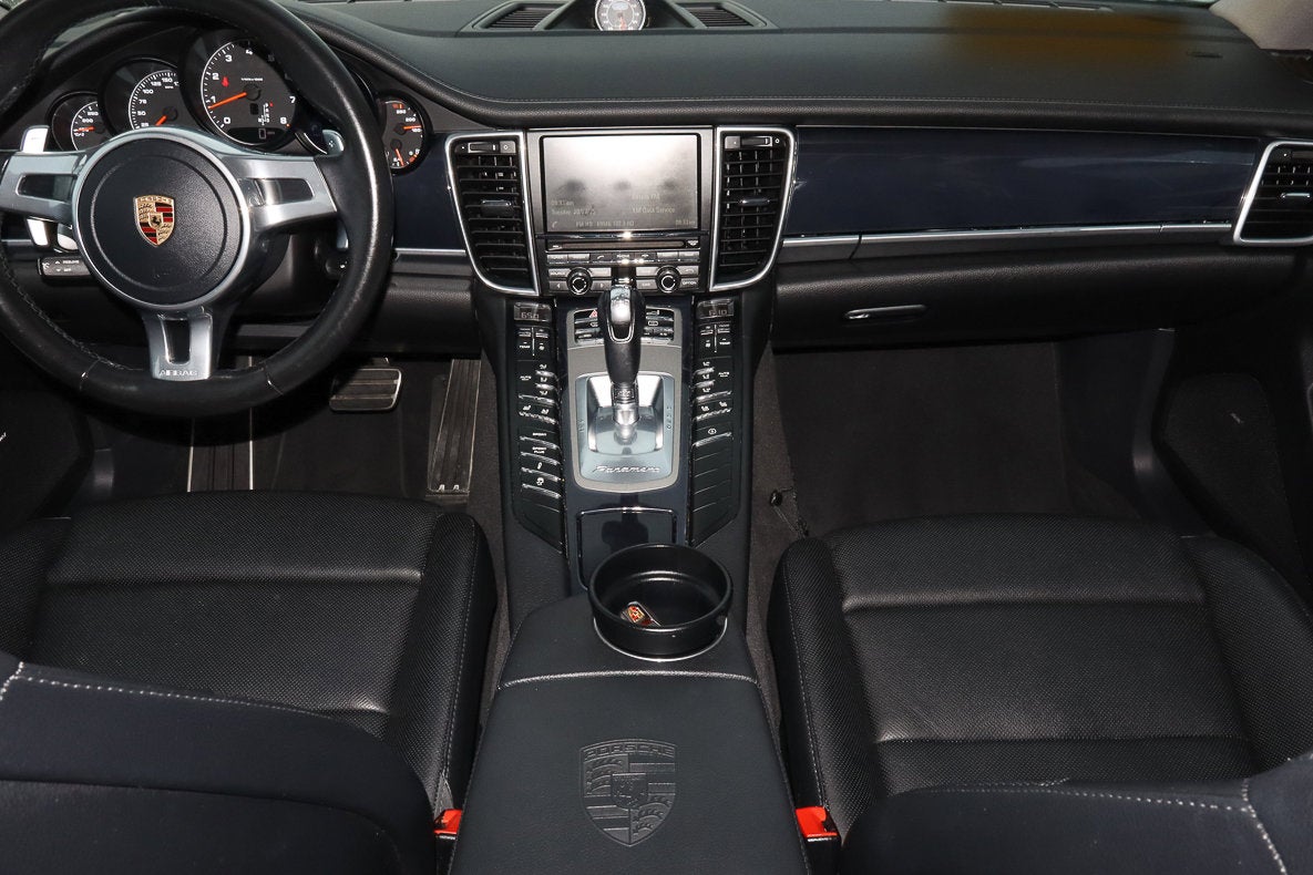 2016 Porsche Panamera Edition