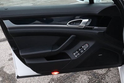2016 Porsche Panamera Edition