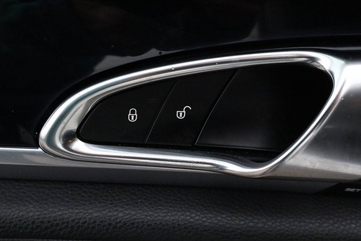 2016 Porsche Panamera Edition