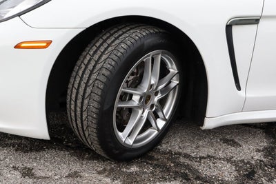 2016 Porsche Panamera Edition