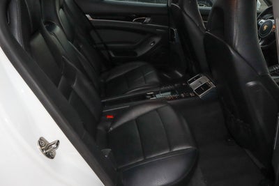 2016 Porsche Panamera Edition