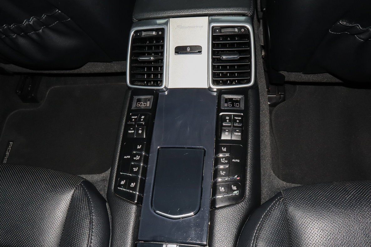 2016 Porsche Panamera Edition