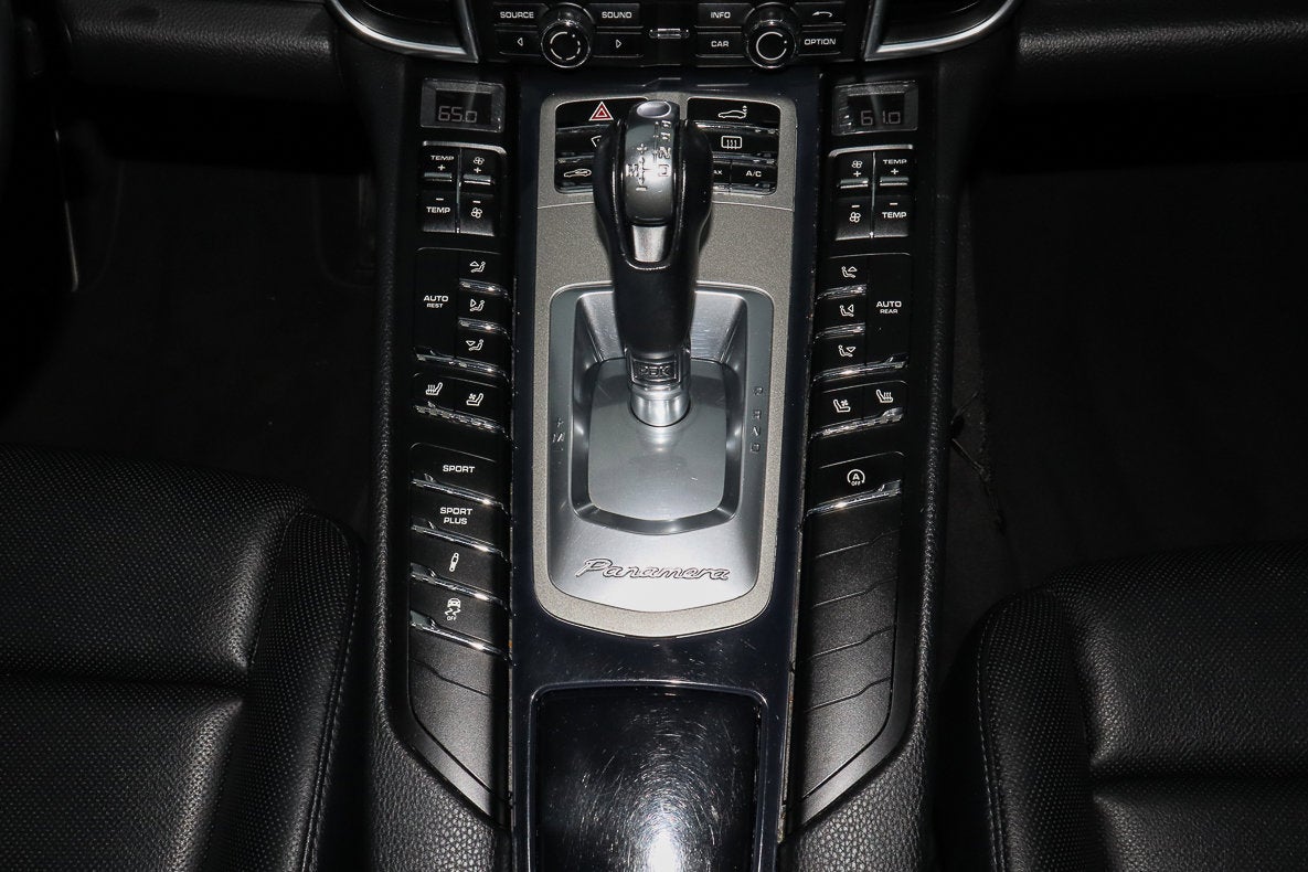 2016 Porsche Panamera Edition