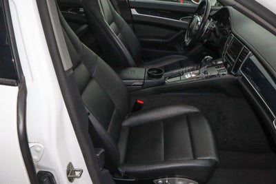 2016 Porsche Panamera Edition