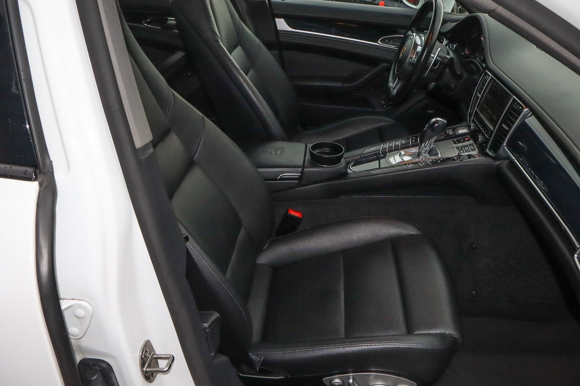2016 Porsche Panamera Edition