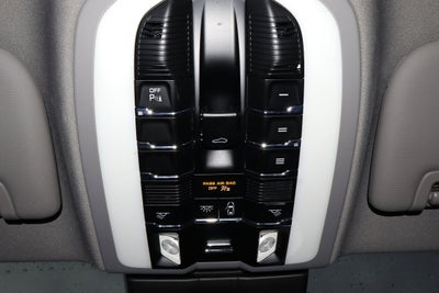 2016 Porsche Panamera Edition