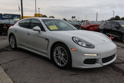 2016 Porsche Panamera Edition