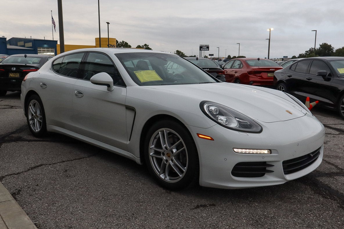 2016 Porsche Panamera Edition