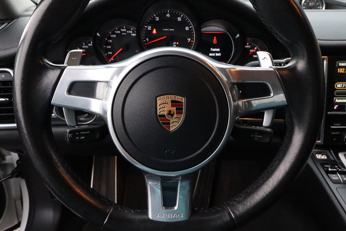 2016 Porsche Panamera Edition