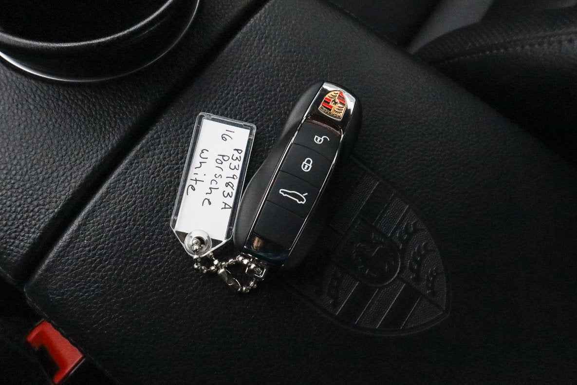 2016 Porsche Panamera Edition