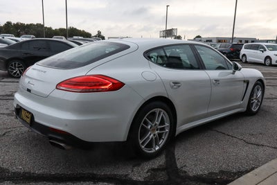 2016 Porsche Panamera Edition