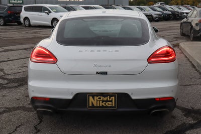 2016 Porsche Panamera Edition