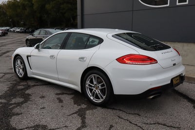 2016 Porsche Panamera Edition
