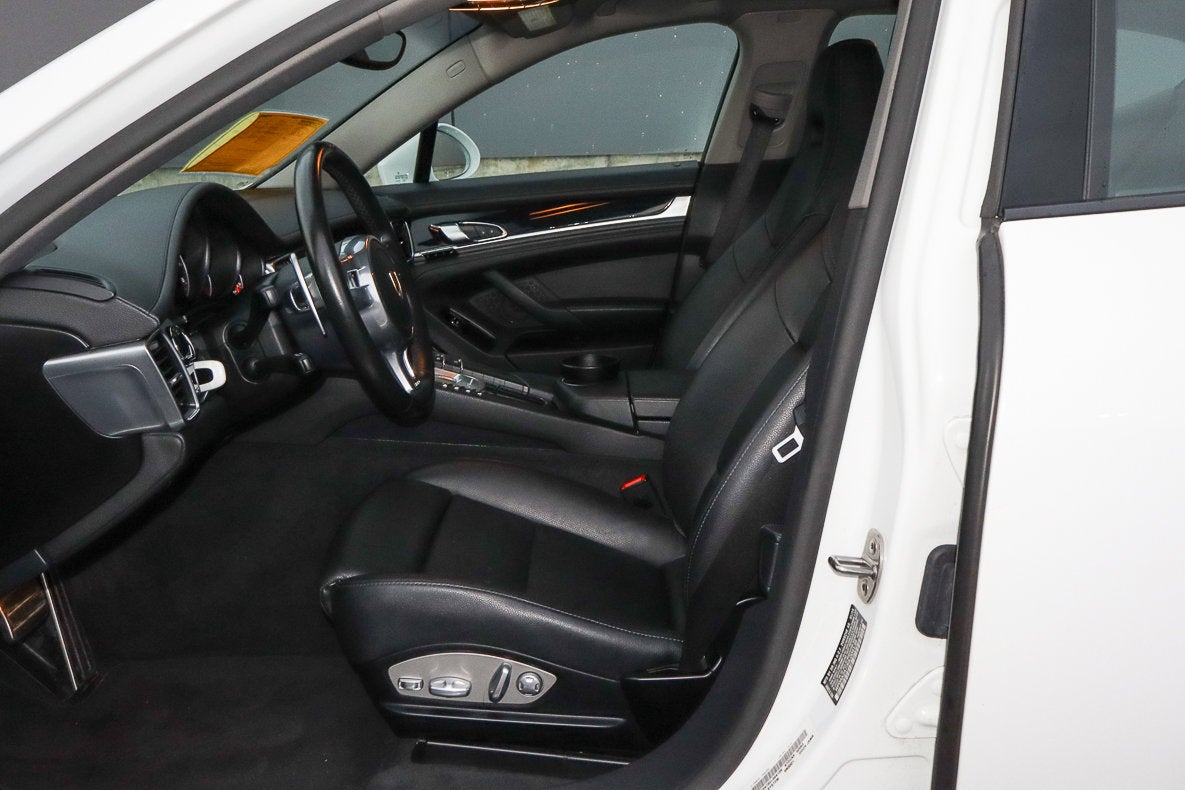 2016 Porsche Panamera Edition
