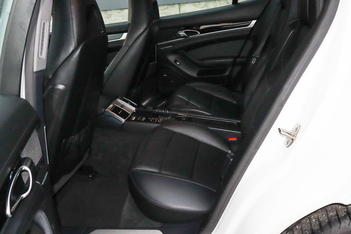 2016 Porsche Panamera Edition