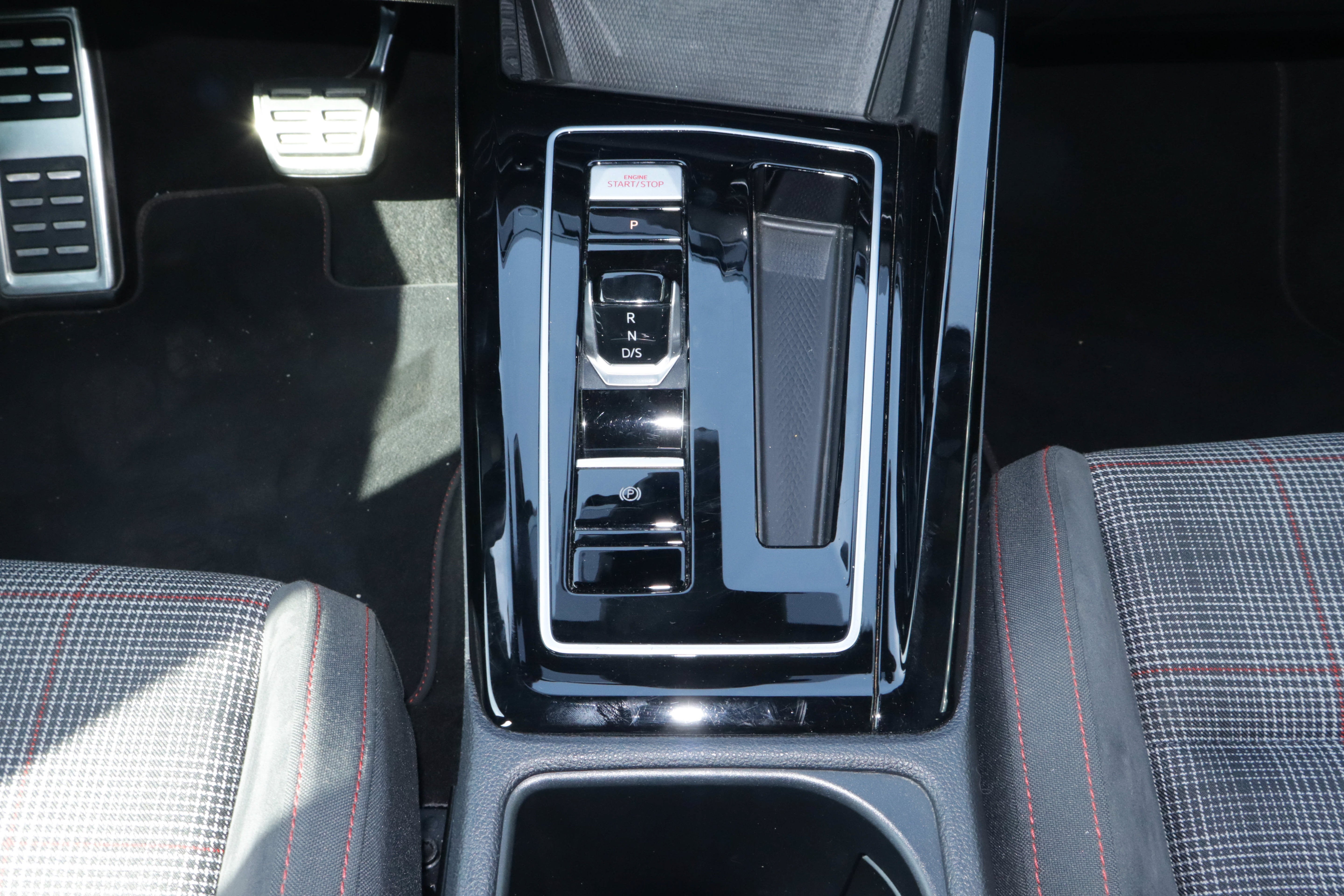 2024 Volkswagen Golf GTI 2.0T S DSG