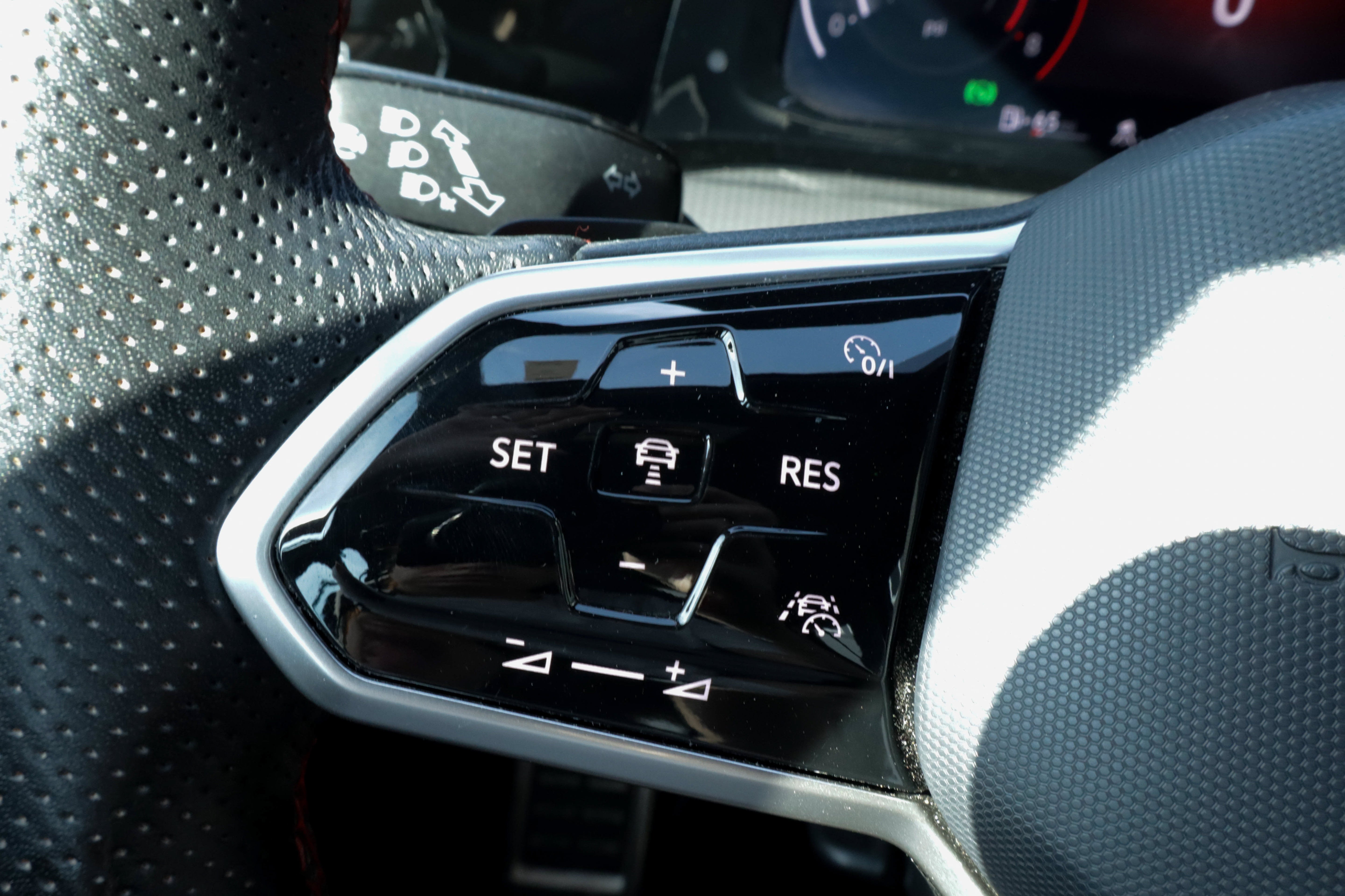 2024 Volkswagen Golf GTI 2.0T S DSG