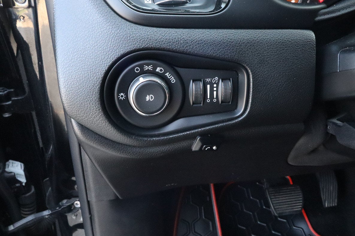 2017 Jeep Renegade Altitude FWD