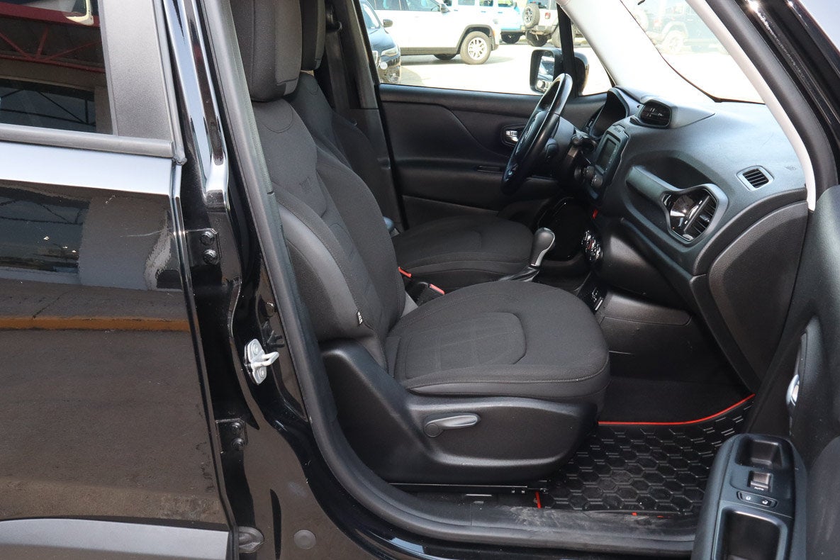 2017 Jeep Renegade Altitude FWD